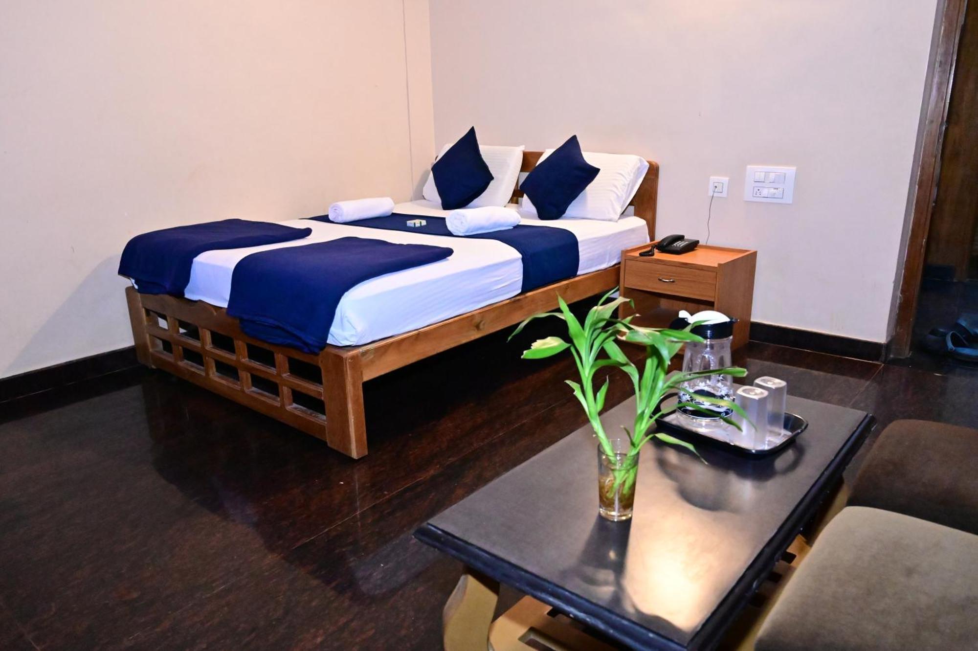 Jaya Paradise Mavalli Exterior photo